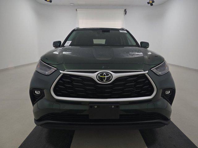 used 2024 Toyota Highlander car, priced at $39,998