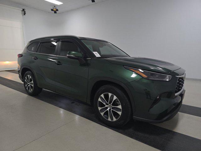 used 2024 Toyota Highlander car, priced at $39,998