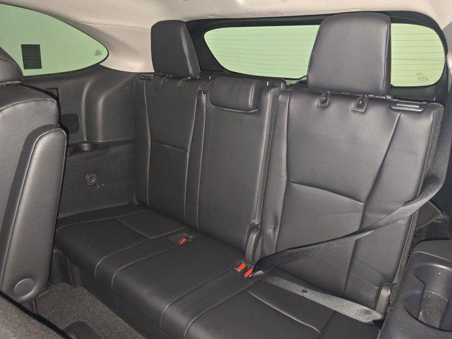used 2024 Toyota Highlander car, priced at $39,998