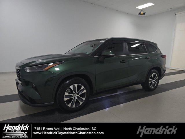 used 2024 Toyota Highlander car, priced at $39,998