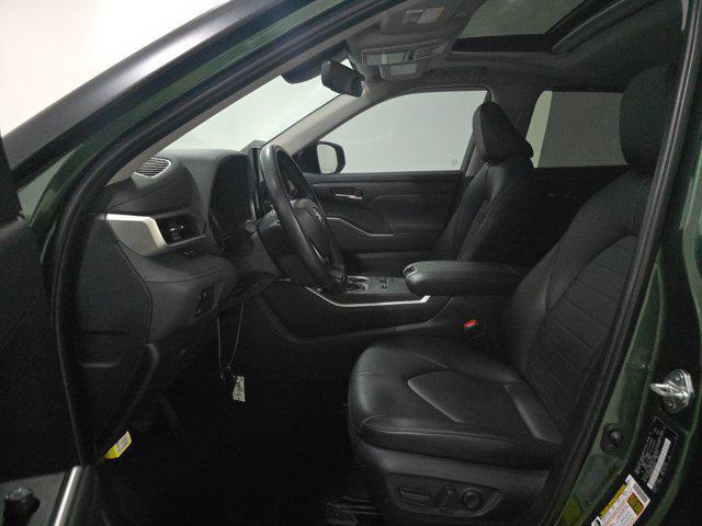 used 2024 Toyota Highlander car, priced at $39,998