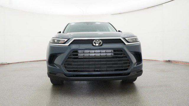 new 2026 Toyota Highlander Hybrid car, priced at $51,717