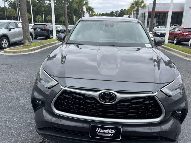 used 2023 Toyota Highlander car, priced at $34,998