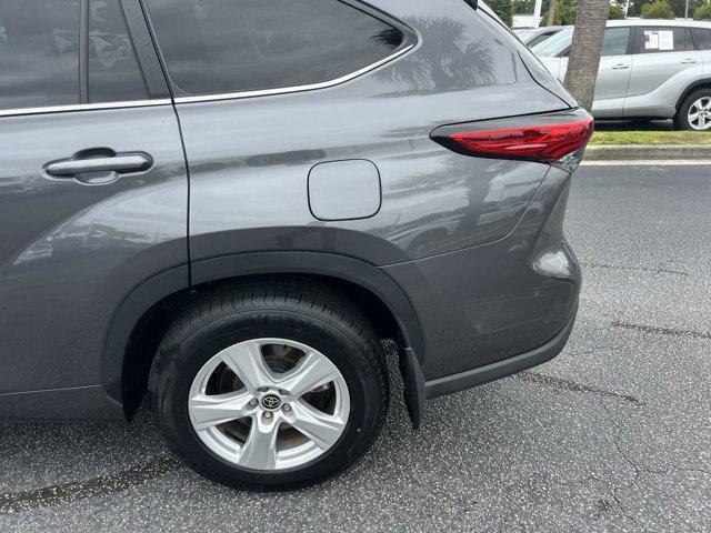 used 2023 Toyota Highlander car, priced at $34,998