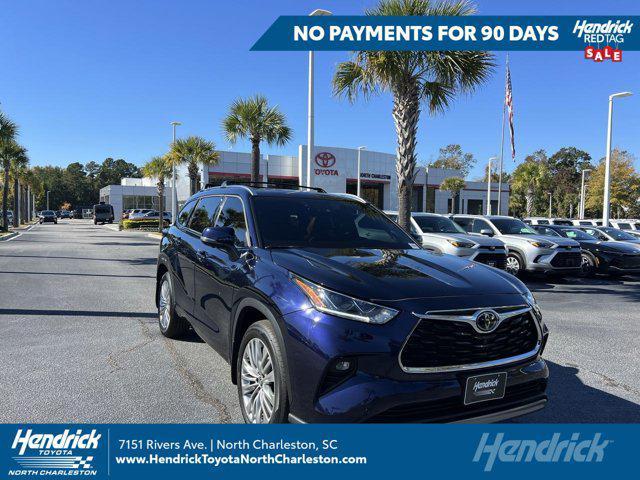 used 2025 Toyota Highlander car, priced at $50,678