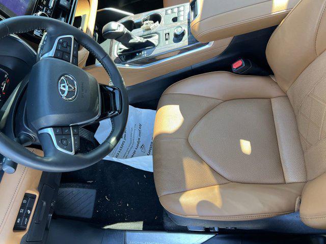 used 2025 Toyota Highlander car, priced at $50,678