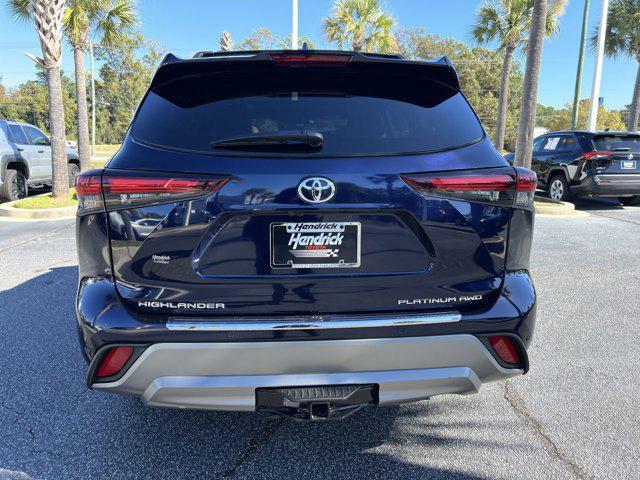 used 2025 Toyota Highlander car, priced at $50,678