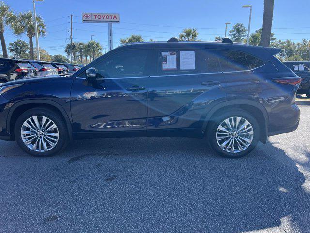 used 2025 Toyota Highlander car, priced at $50,678