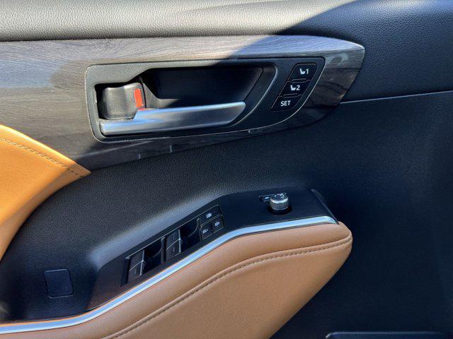 used 2025 Toyota Highlander car, priced at $50,678