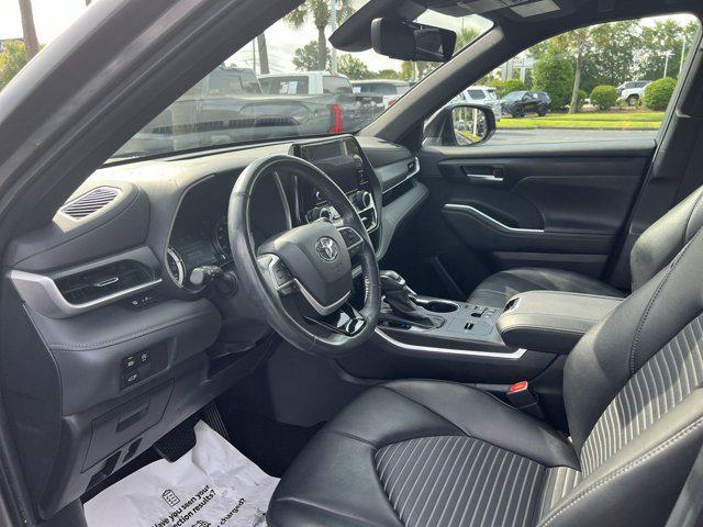 used 2024 Toyota Highlander car, priced at $43,678