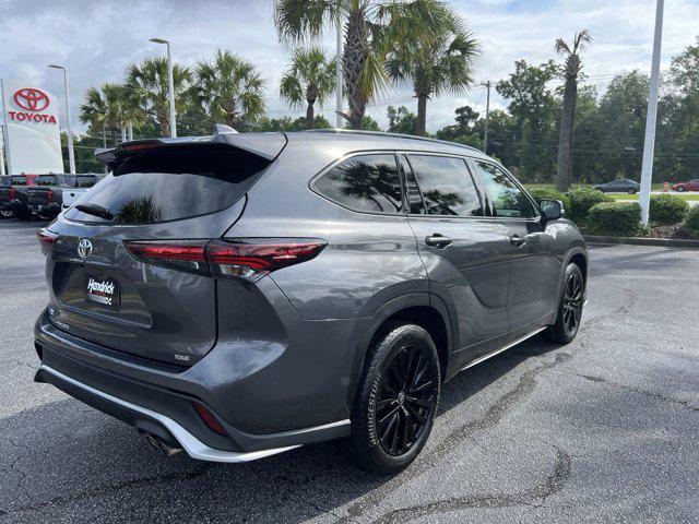 used 2024 Toyota Highlander car, priced at $43,678