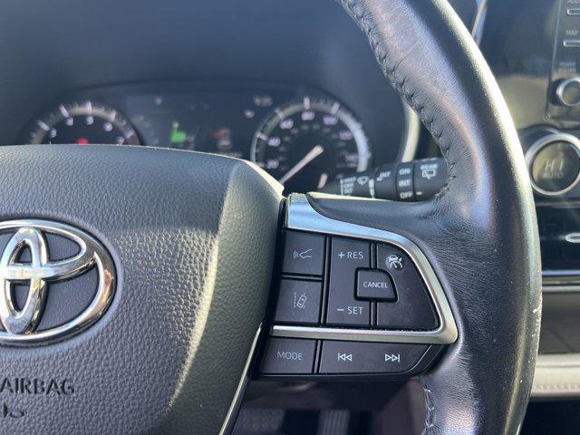 used 2020 Toyota Highlander car, priced at $30,488