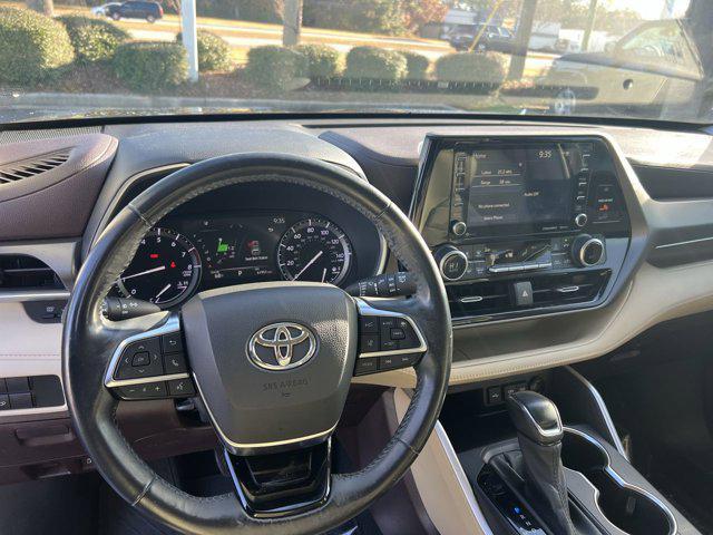 used 2020 Toyota Highlander car, priced at $30,488