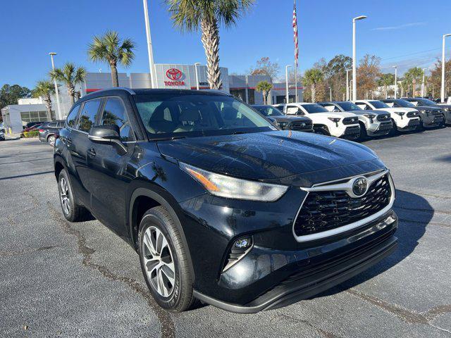 used 2020 Toyota Highlander car, priced at $30,488