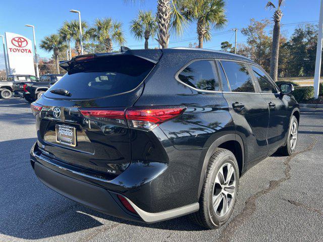 used 2020 Toyota Highlander car, priced at $30,488