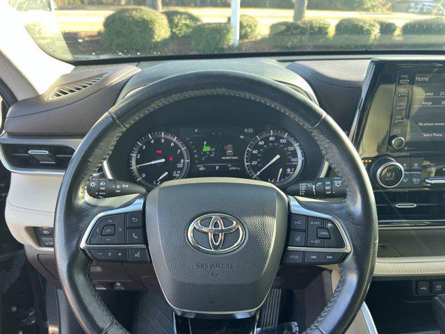 used 2020 Toyota Highlander car, priced at $30,488