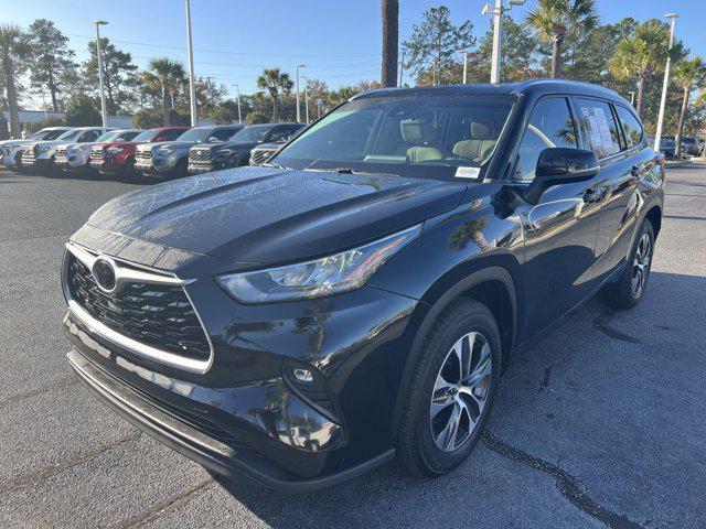 used 2020 Toyota Highlander car, priced at $30,488