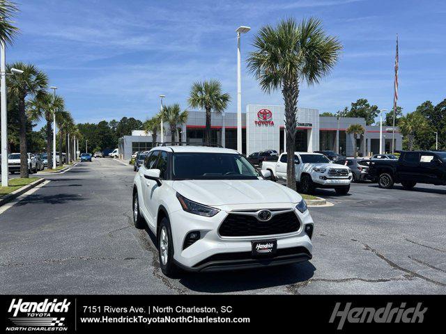 used 2022 Toyota Highlander car, priced at $32,998