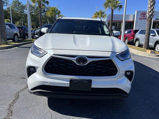 used 2022 Toyota Highlander car, priced at $29,998