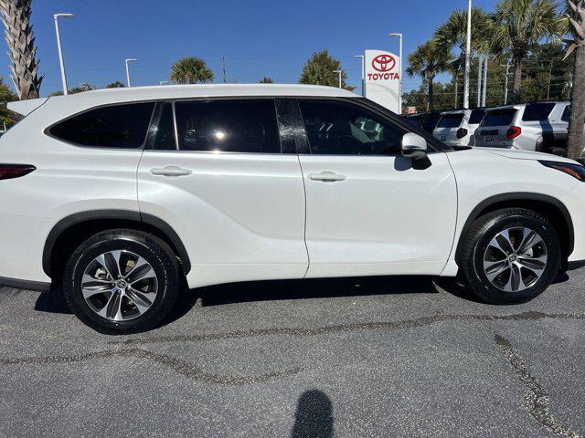 used 2022 Toyota Highlander car, priced at $29,998