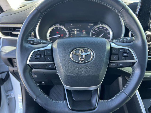 used 2022 Toyota Highlander car, priced at $29,998