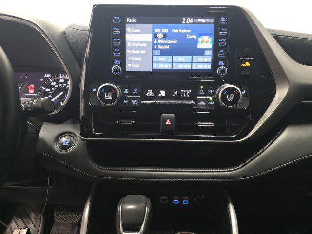 used 2022 Toyota Highlander car, priced at $30,998
