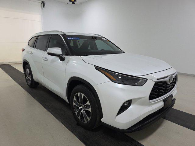 used 2022 Toyota Highlander car, priced at $30,998