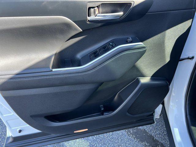 used 2022 Toyota Highlander car, priced at $29,998