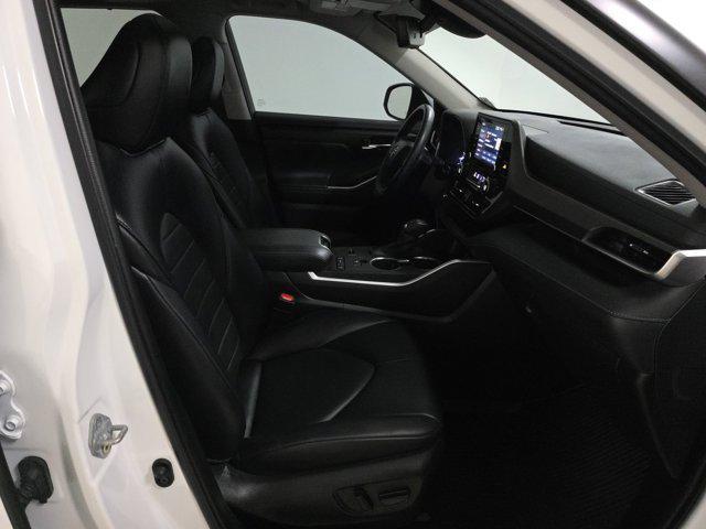 used 2022 Toyota Highlander car, priced at $30,998