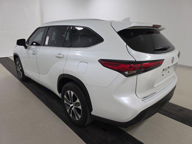 used 2022 Toyota Highlander car, priced at $30,998