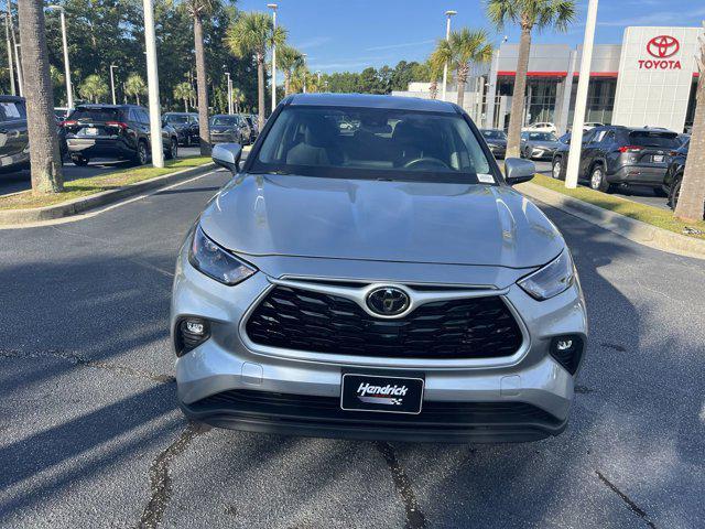 used 2024 Toyota Highlander car, priced at $36,548