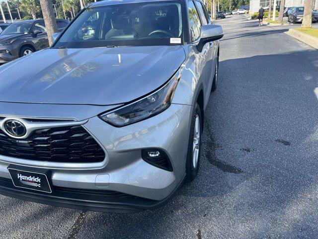 used 2024 Toyota Highlander car, priced at $36,548