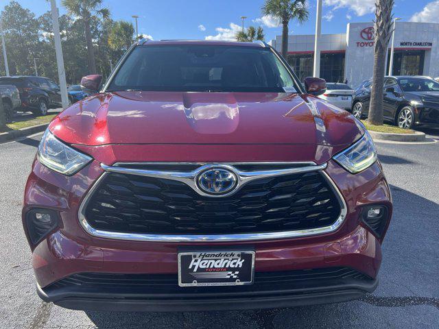 used 2020 Toyota Highlander Hybrid car, priced at $28,885