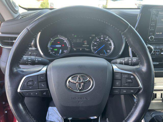 used 2020 Toyota Highlander Hybrid car, priced at $28,885