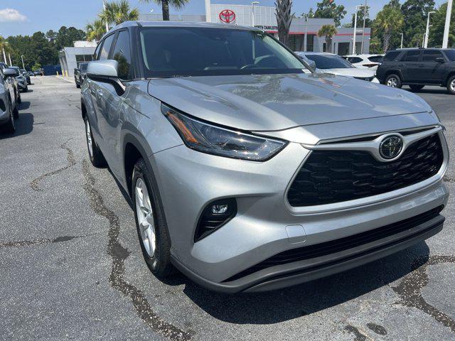 used 2023 Toyota Highlander car, priced at $34,498