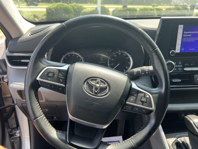 used 2023 Toyota Highlander car, priced at $34,498