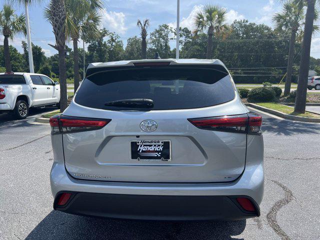 used 2023 Toyota Highlander car, priced at $34,498