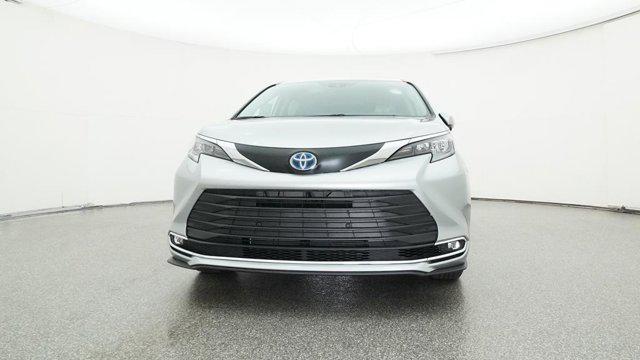 new 2024 Toyota Sienna car, priced at $46,027