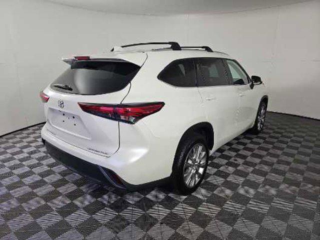 used 2021 Toyota Highlander car, priced at $37,998