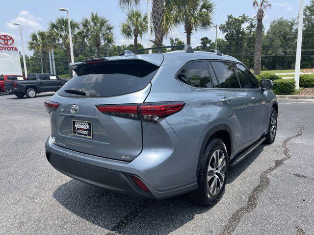 used 2022 Toyota Highlander car, priced at $37,498
