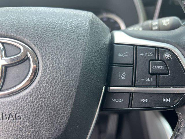 used 2022 Toyota Highlander car, priced at $37,498
