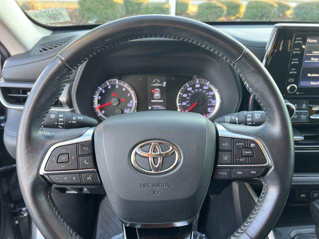 used 2020 Toyota Highlander car, priced at $23,274