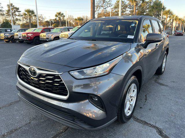 used 2020 Toyota Highlander car, priced at $23,274