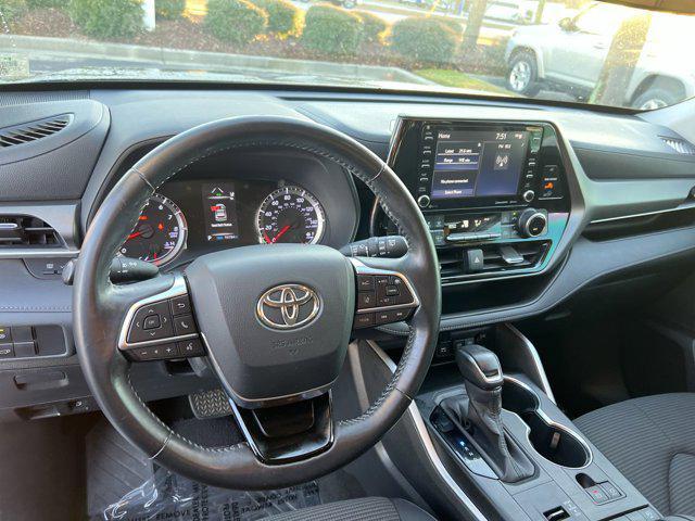 used 2020 Toyota Highlander car, priced at $23,274