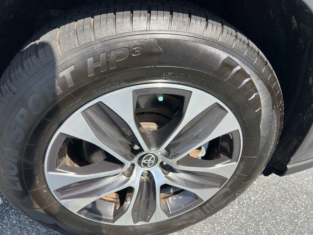 used 2022 Toyota Highlander car, priced at $34,998