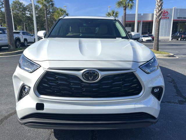 used 2023 Toyota Highlander car, priced at $39,304