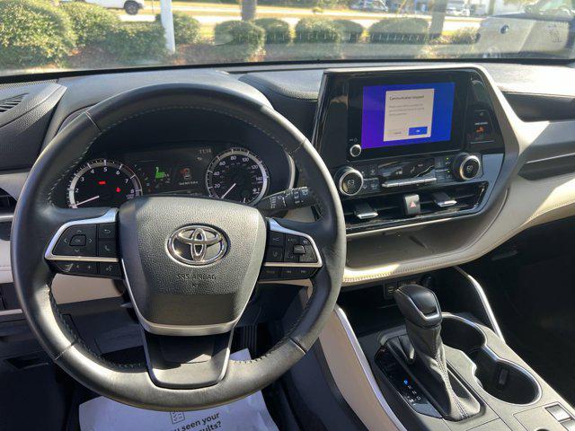 used 2023 Toyota Highlander car, priced at $39,304