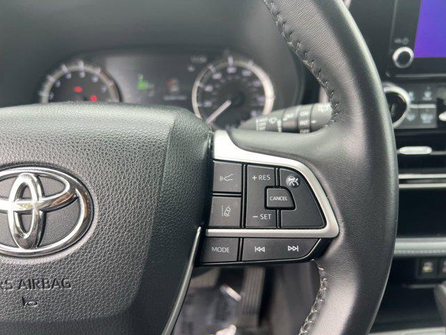 used 2023 Toyota Highlander car, priced at $34,998