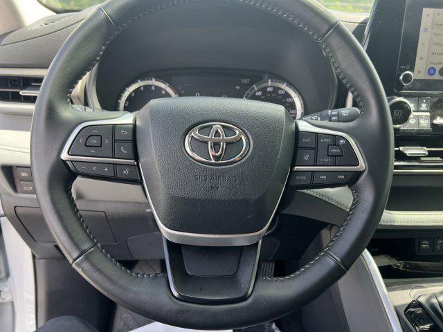 used 2023 Toyota Highlander car, priced at $36,248