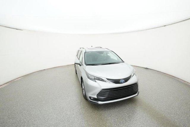 new 2025 Toyota Sienna car, priced at $46,723